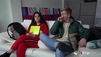 Image Chiki Bunny kehrt zu einem weiteren Video in Fälschung zurück