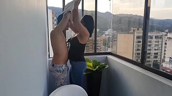 Image Die Kolumbianerin versucht, ihre Wohnung für reinen Sex zu verkaufen