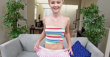 Image Junges Mädchen isst einen fetten und gebogenen Schwanz