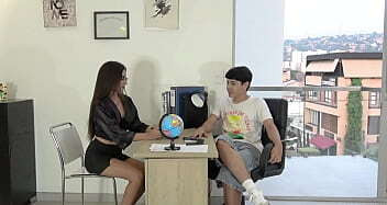 Image Meine Stiefmutter belohnt mich für das Bestehen einer Prüfung