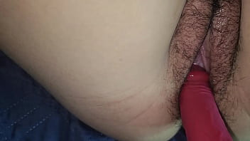 Image Mit einem köstlichen haarigen Schub spielen